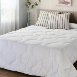 CAMILIA - Couette Tempérée Anti-acarien Thermorégulatrice - 140x200cm