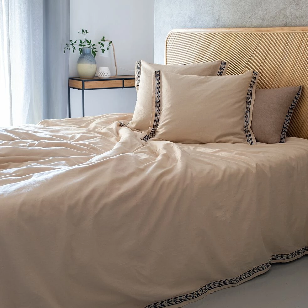 KISSOS - Housse De Couette Et 2 Taies D'oreiller En Coton Finition Frise - Beige 240x220cm 8 KISSOS - Housse De Couette Et 2 Taies D'oreiller En Coton Finition Frise - Beige 240x220cm – Image 6